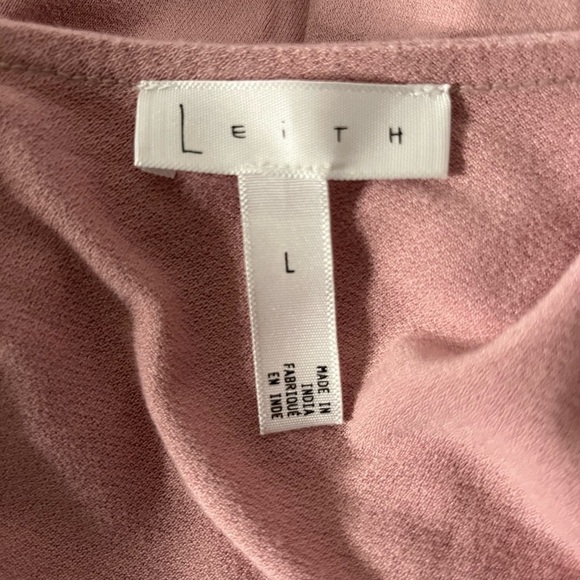 Leith Women’s Ruffle Wrap Blouse - Picture 3 of 5